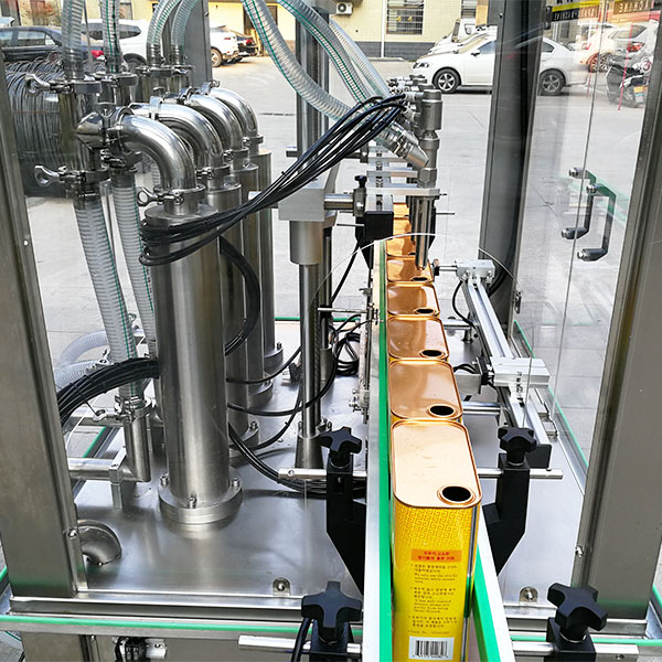 自动化食用油灌装机械成套设备细节实拍